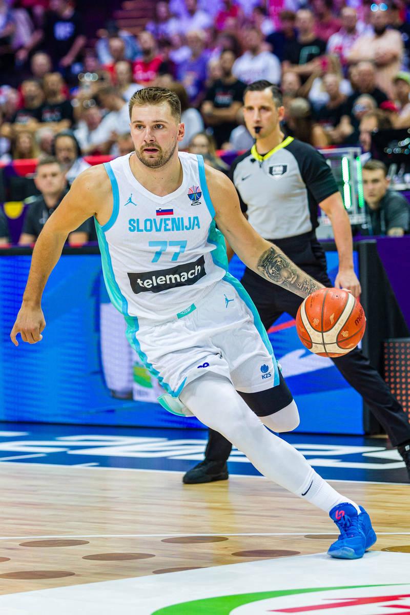 AYX-东契奇连续十二场比赛得分超过战术调整，掘金挑战极限！的简单介绍